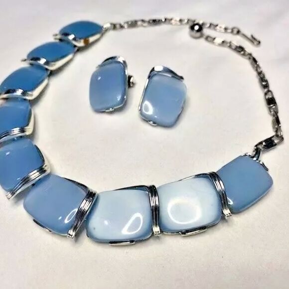 Vintage Lisner Necklace with matching Earrings - Stunning! - Picture 7 of 8